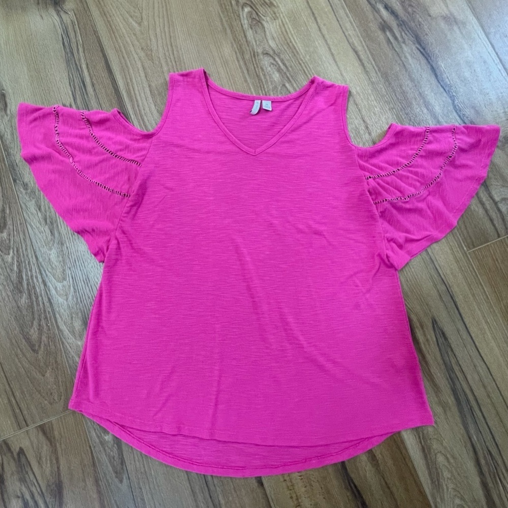 bright pink cold shoulder batwing sleeve Top Medium